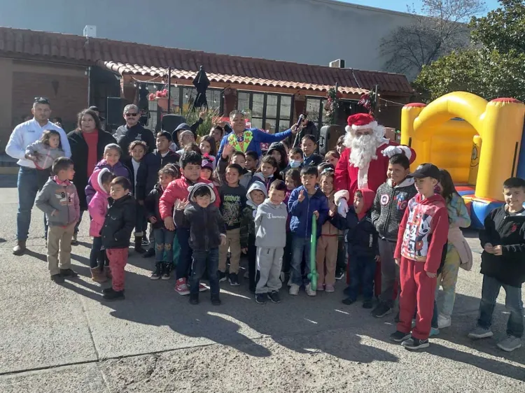 Canaliza Cartitas Navideñas En Acción por Nogales