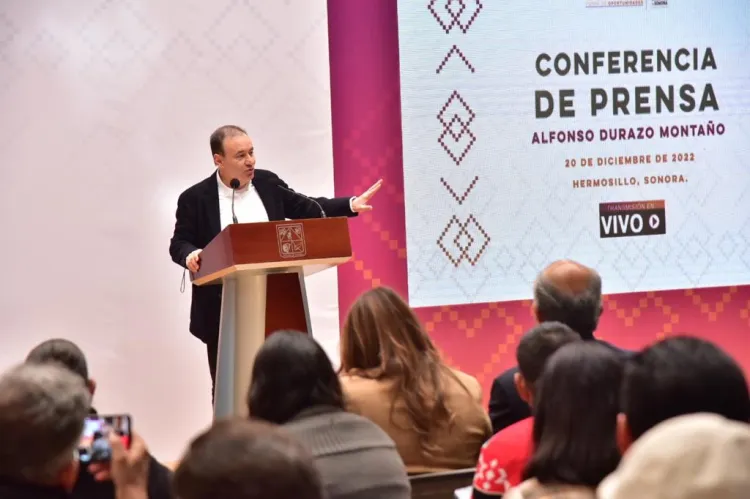 Gobernador solicita renegociar deuda pública