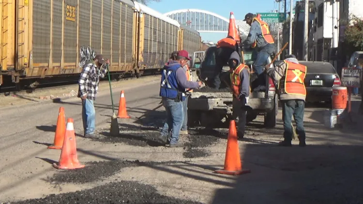Aplica Ayuntamiento refuerzo en bacheo