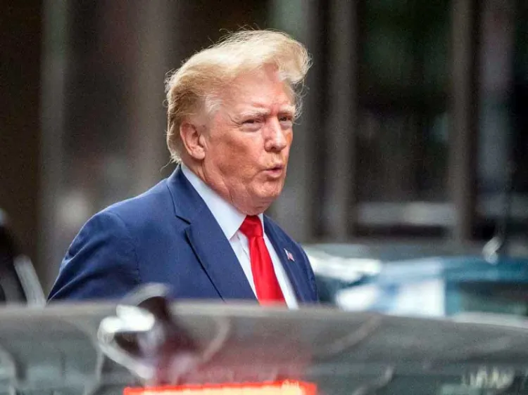 Recomiendan que Trump no tener cargos públicos