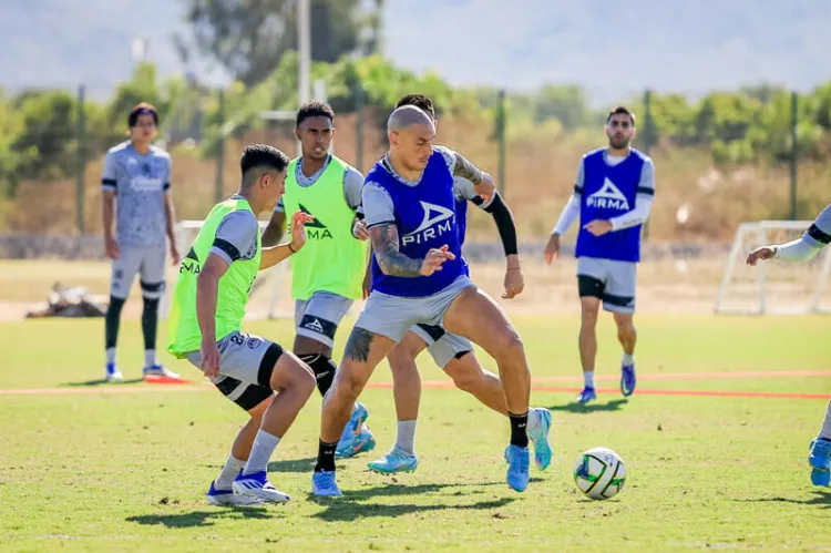 Pospone violencia juego en Mazatlán
