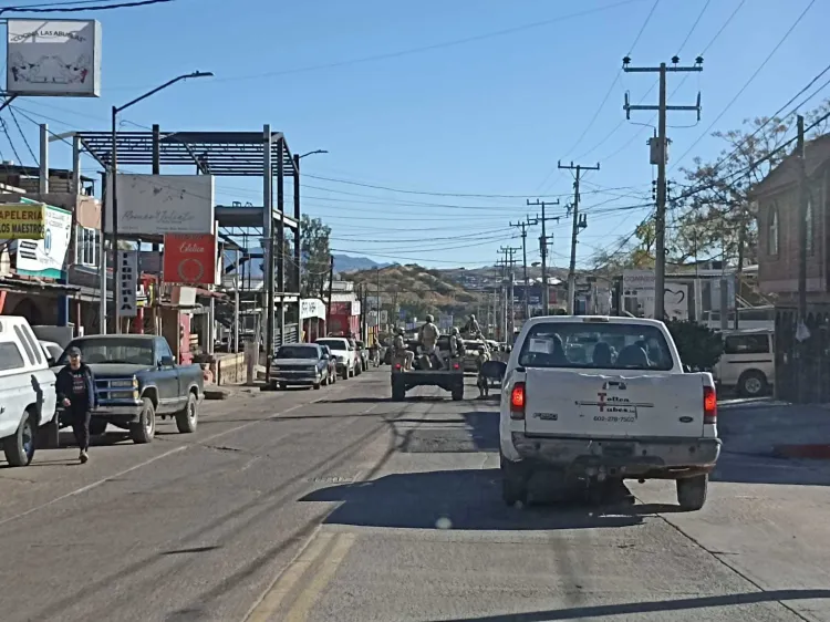 Detiene Sedena a vehículo con estrobos