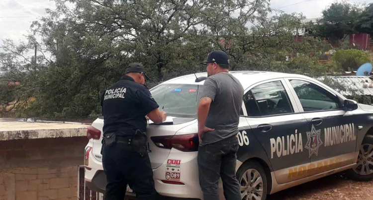 Agrede mujer a su ex pareja en Los Encinos