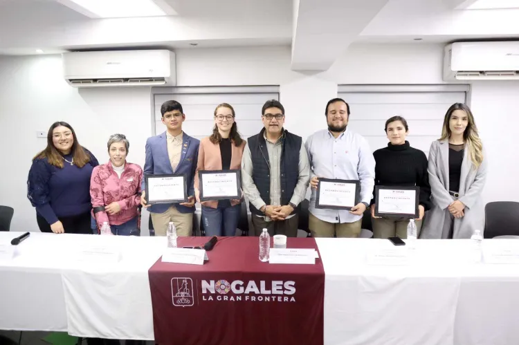 Reconoce Alcalde a finalistas del Premio Estatal de la Juventud