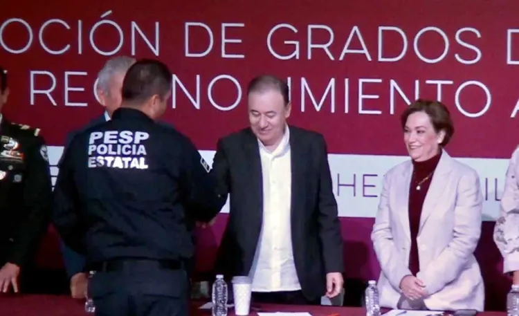 Realizan primera promoción de grados a elementos de la PESP