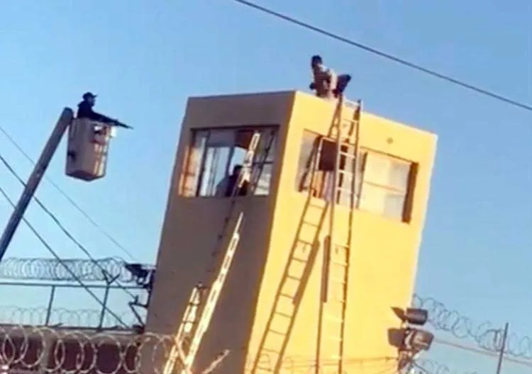 Cesan a director de Cereso de Agua Prieta tras intento de suicidio de reo