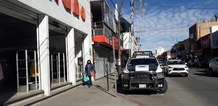 Lo golpean, lo roban y huyen; lo dejan sin su iPhone 13