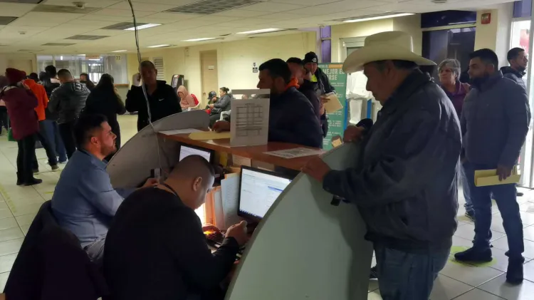 Realizan más de mil 200 trámites diarios en Agencia Fiscal