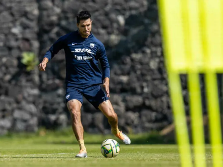 Elogia Molina plantel de Pumas