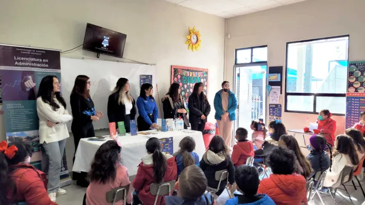 Tienen acercamiento estudiantes de preescolar hasta secundaria con profesionales