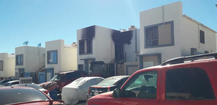 Fallecen dos personas en incendio en Sabinos