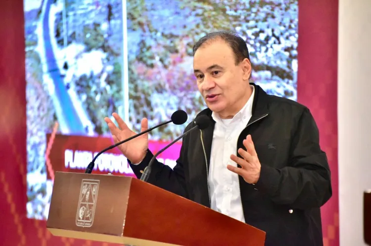 Cesan a 5 funcionarios por anomalías en compra de libros de Cecytes