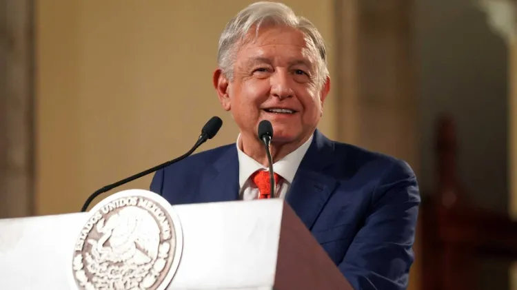 Agradece AMLO a migrantes mexicanos por envío histórico de remesas