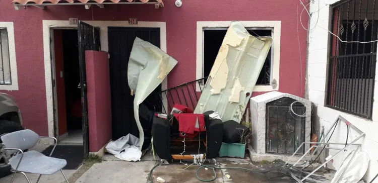 Explota vivienda en colonia Bellotas; mujer e hija resultan lesionadas