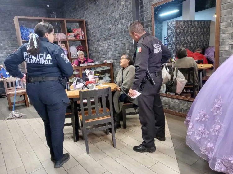 Previene Policía Municipal robos y asaltos; interactuan con comerciantes