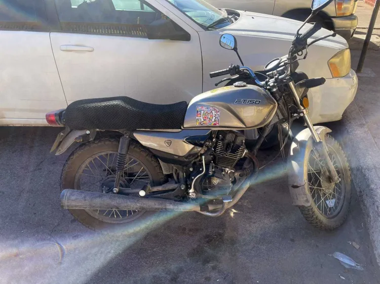 Recuperan agentes municipales motocicleta robada