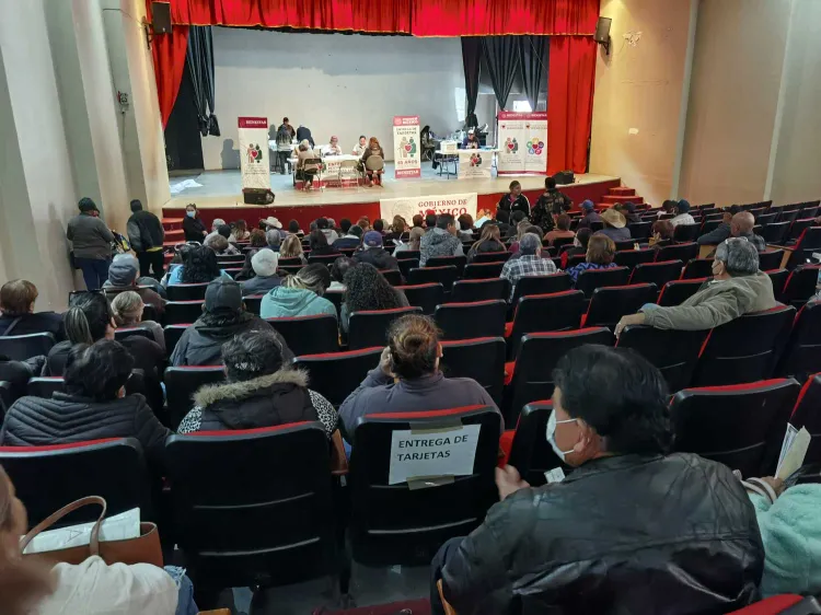 Invitan a tramitar credencial del Inapam