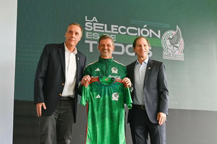 Presentan a Cocca