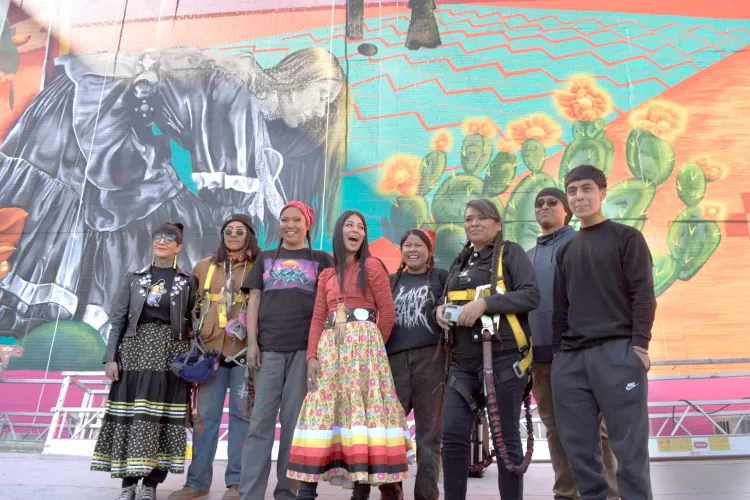 Pinta hispana mural del Super Bowl