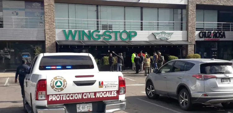 Evacuan plaza comercial ante conato de incendio