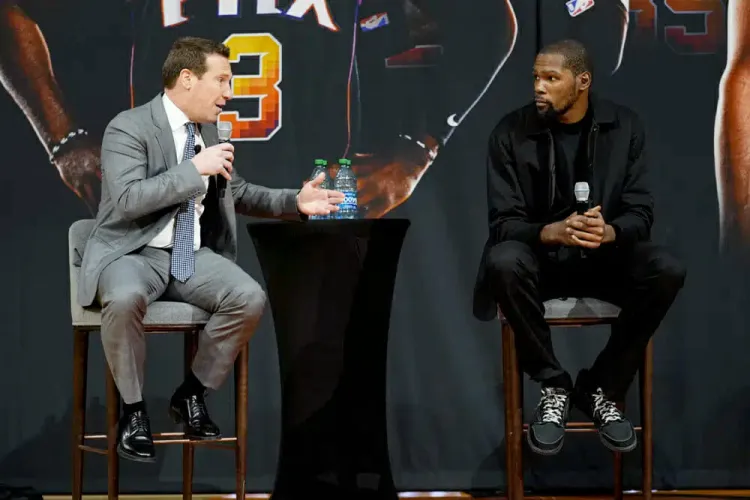 Soles presentan a Durant