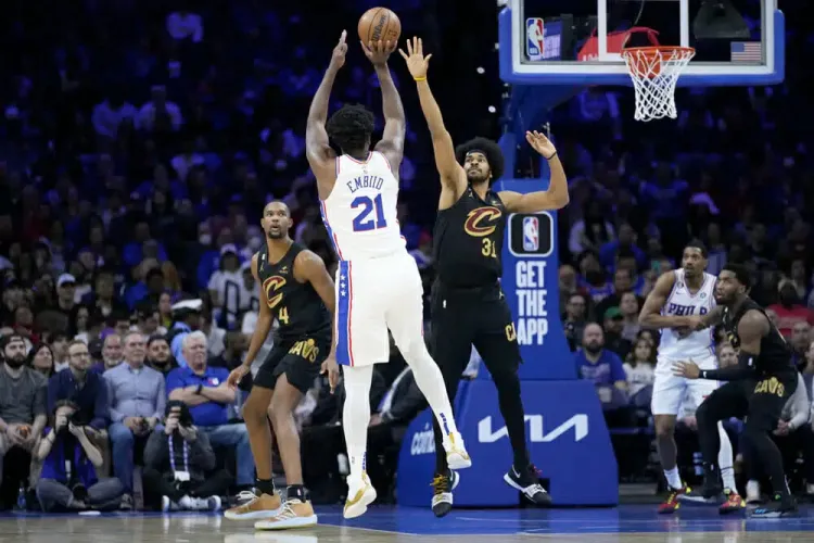 Embiid en duda para All Star