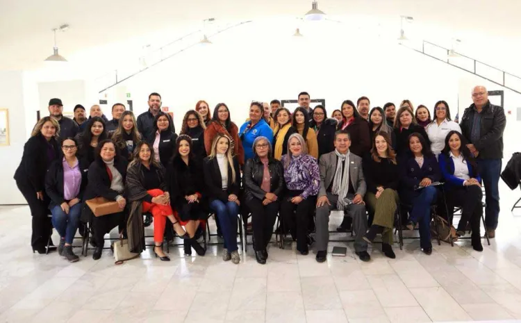 Firman acuerdos para beneficiar a las mujeres