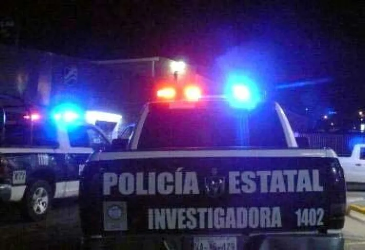 Roban vehículo dentro de estacionamiento del Nogales Mall