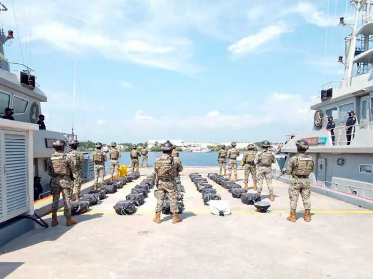 Asegura Semar droga e hidrocarburo en Puerto Chiapas&nbsp;