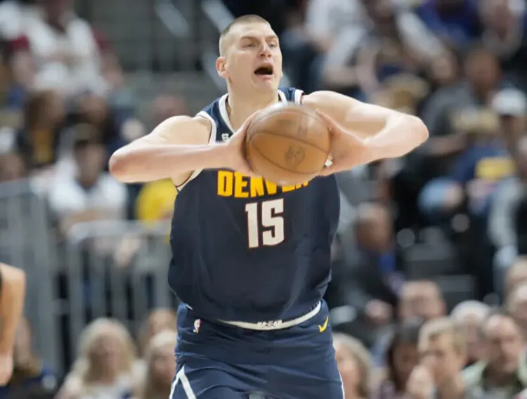 Jokic se acerca a los grandes