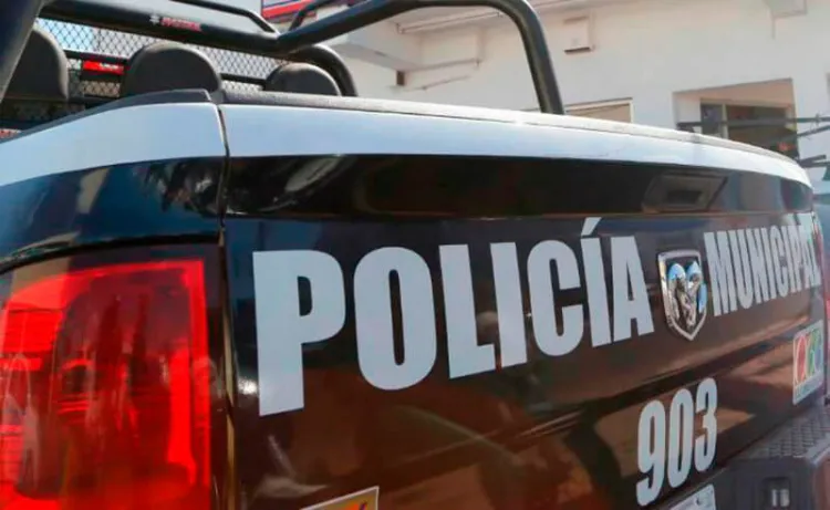 Despoja sujeto armado a empleado de dinero