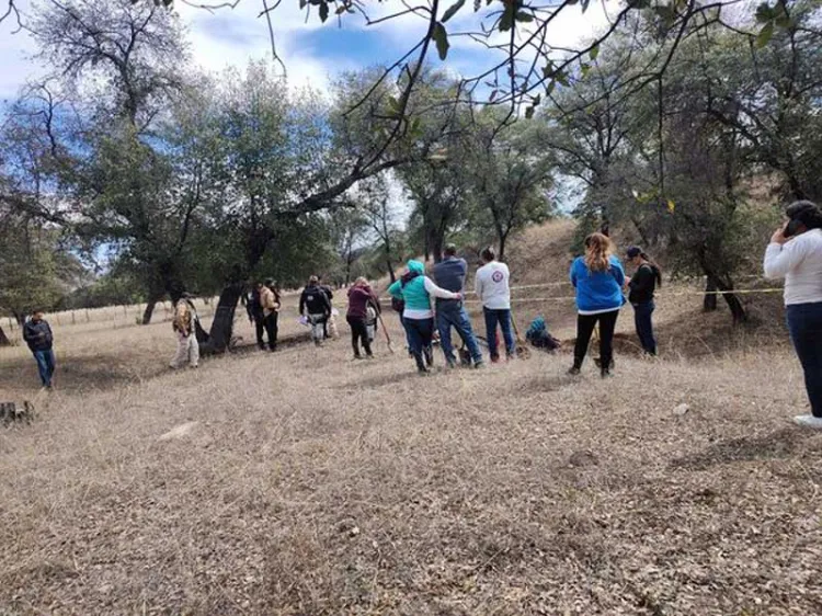 Encuentra grupo Madres Buscadoras dos cuerpos más