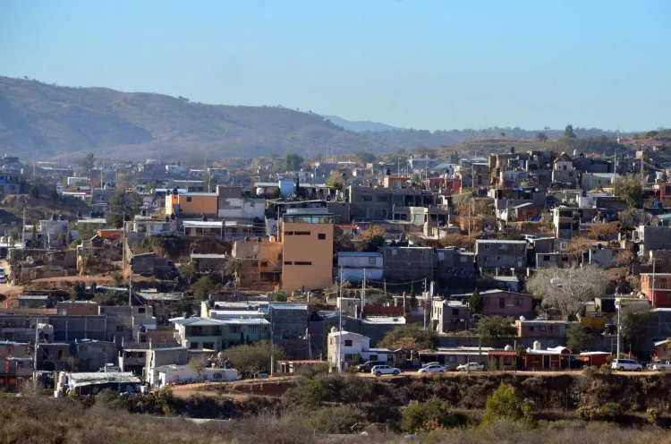 Canalizan titulación de 396 viviendas con el INSUS