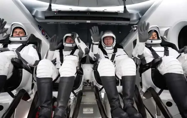 Despega Misión SpaceX hacia la EEI con 4 astronautas al espacio