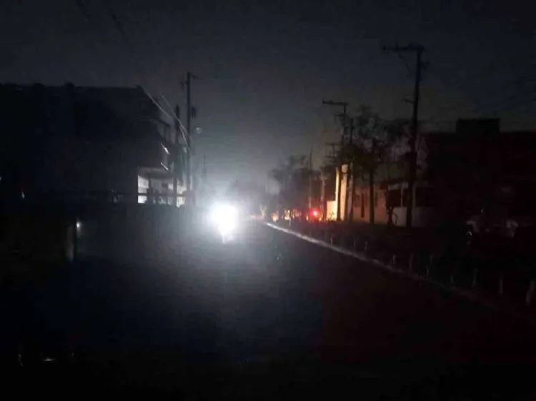 Afecta mega apagón a más de medio millón de usuarios en Veracruz