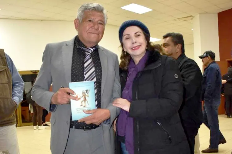 Exitosa presentación del libro Sanguieme