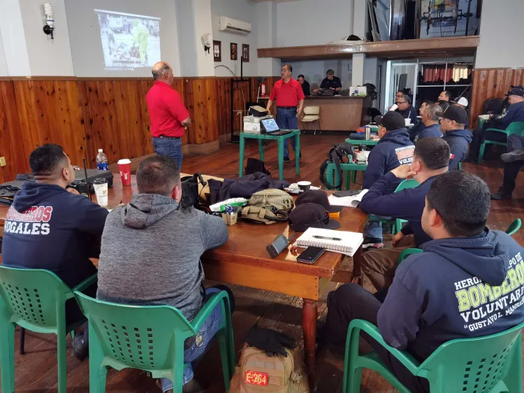 Llevan a cabo bomberos de Nogales curso sobre materiales peligrosos