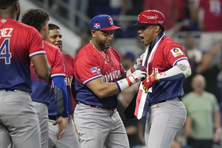Padres guían a Dominicana