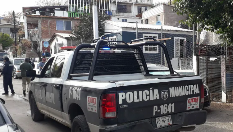 Aseguran pick up en la Empalme