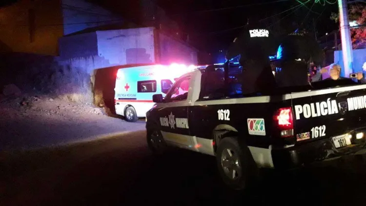 Atropella mujer a hombre de la tercera edad; se hizo cargo de los daños