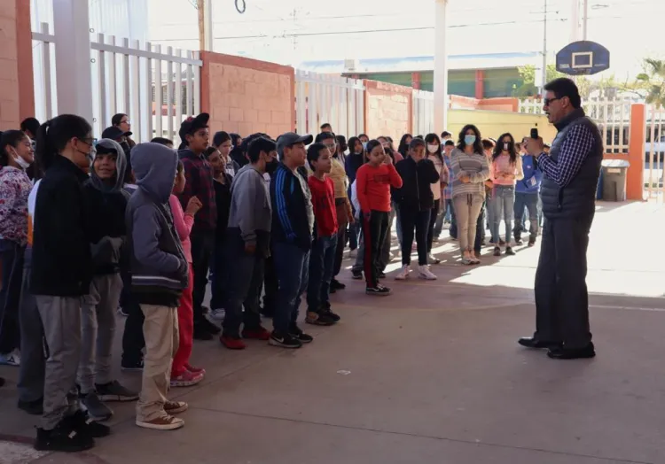 Llevan Jornada de Salud a escuela Vicenta Ocaranza