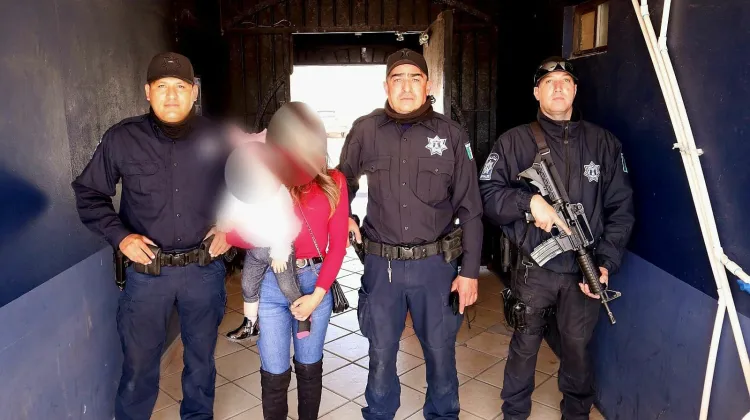 Rescatan a mujer e hija de violento robo