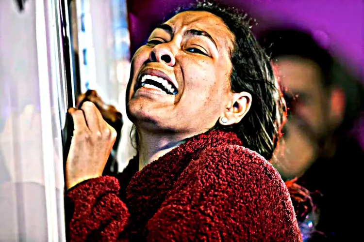 Migración los encierra… y los deja a merced de las llamas