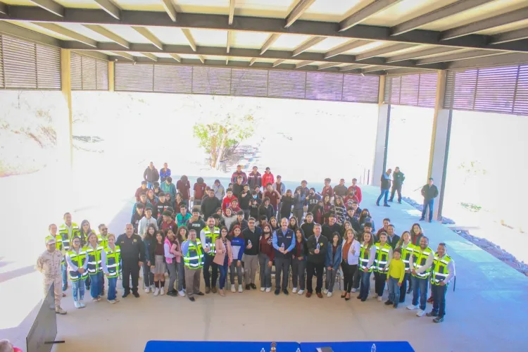 Atestigua Alcalde el inicio de bebederos con agua purificada