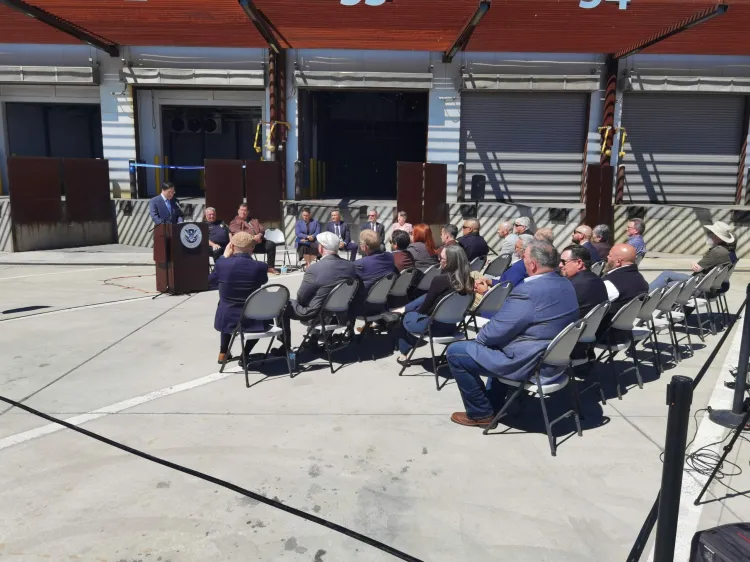 Abren zona de inspección en frío en garita Mariposa