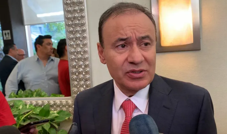 Buscarán que AMLO y Valenzuela estén en renombramiemto de estadio de beisbol