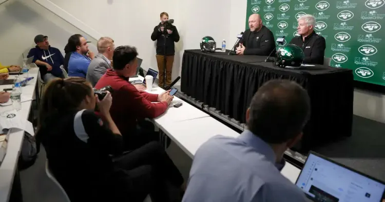 Contentos en los Jets por firma de Rodgers