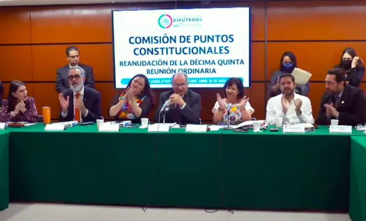 Aprueban diputados jornada laboral a 40 horas semanales