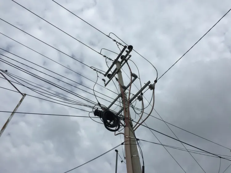 Golpea cable de la CFE a persona; sufrió varias lesiones