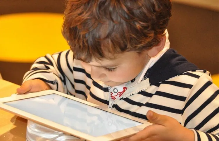 Aumenta consumo de internet en niños